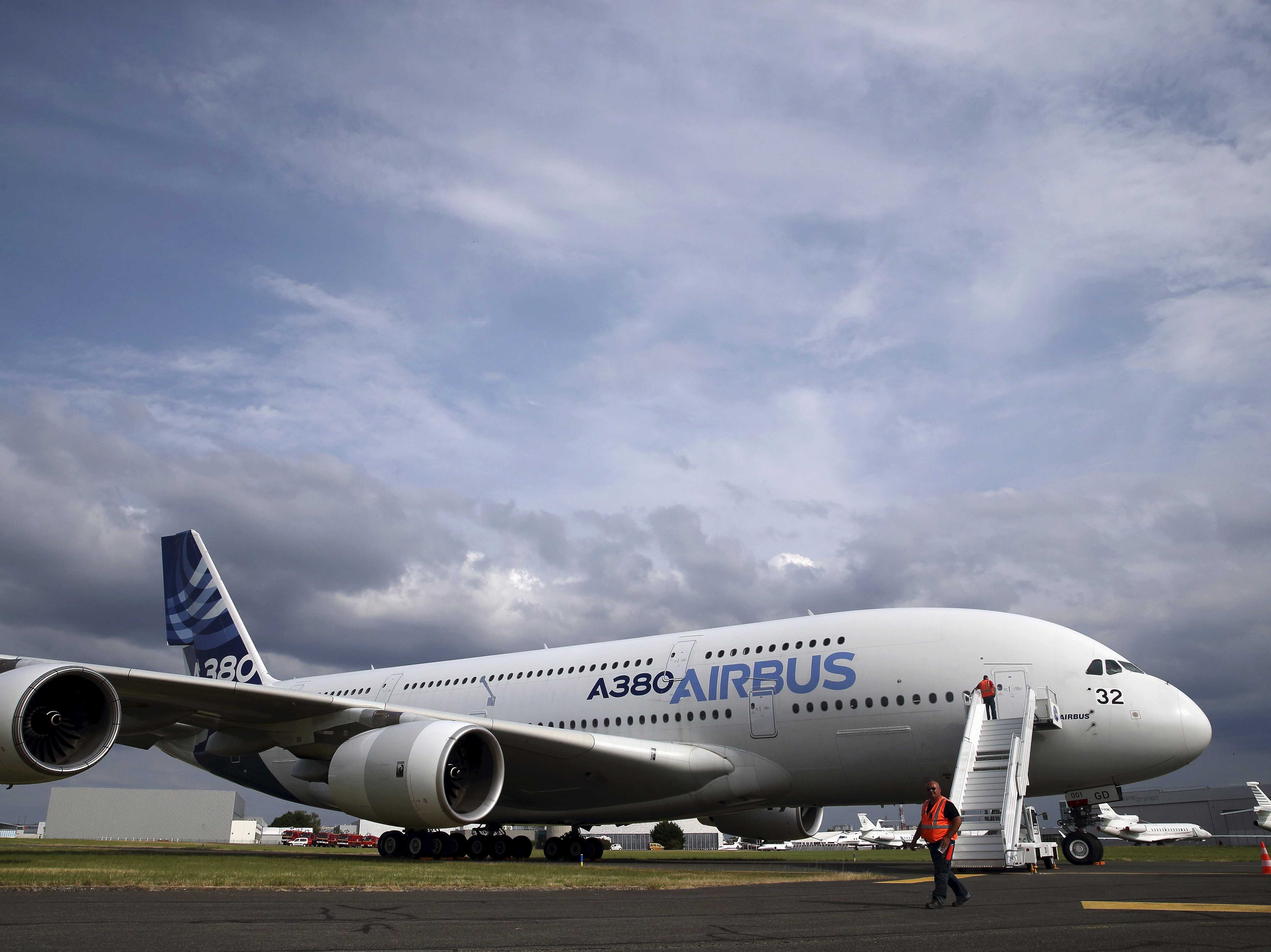 airbus-and-boeing-are-going-to-sell-a-ton-of-planes-at-the-paris-air-show--but-its-not-close-to-2013.jpg