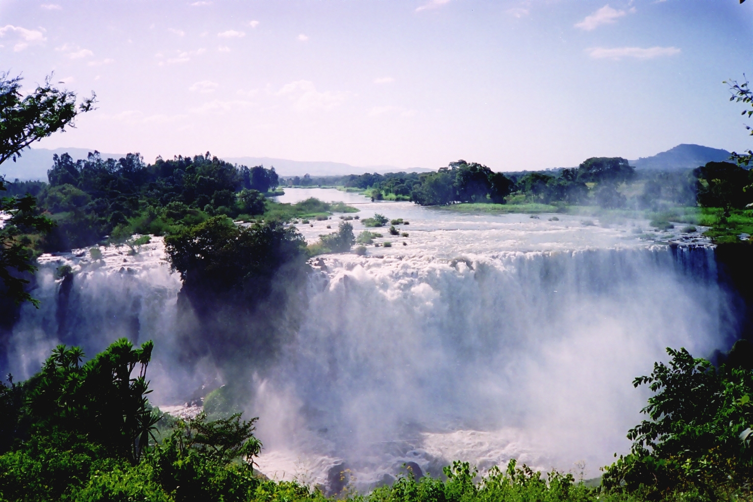 Blue_Nile_Falls-03,_by_CT_Snow.jpg