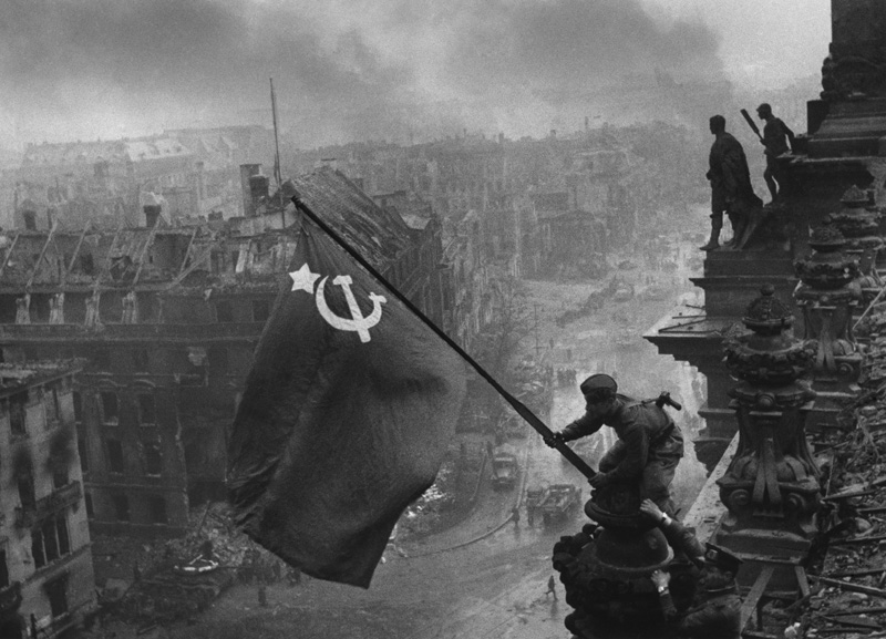 Reichstag_flag_original.jpg