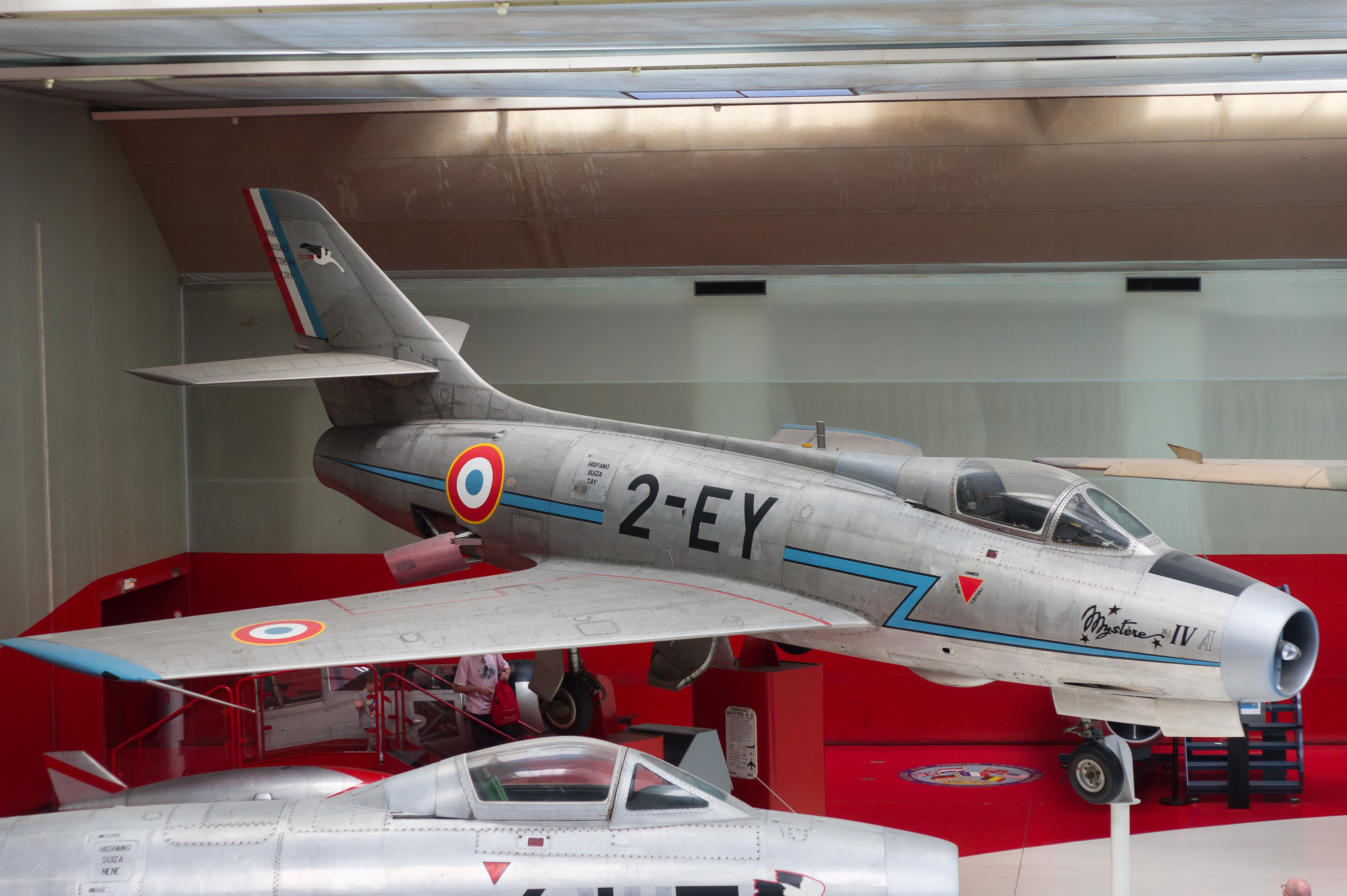Dassault_Myst%C3%A8re_IV.jpg