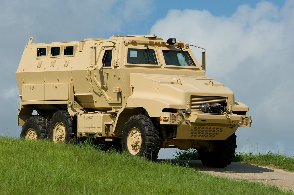 Caiman_6x6_United_states_ArmyRecognition_001.jpg