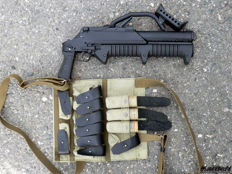 gm_94_grenade_bag_by_Garr1971.jpg