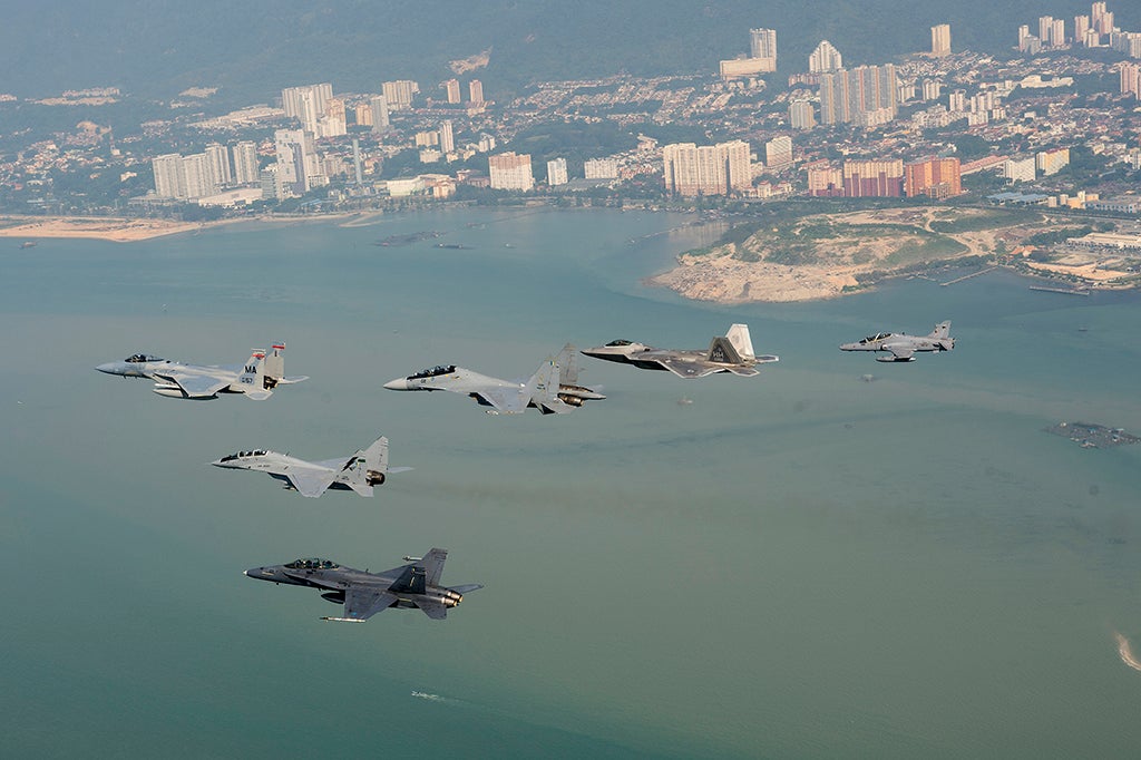 Cope-Taufan-F-22-Su-27.jpg