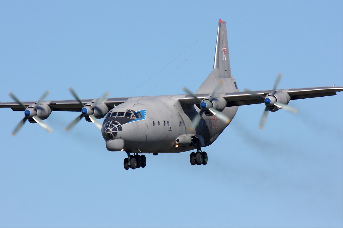 Russian_Air_Force_Antonov_An-12_Dvurekov.jpg