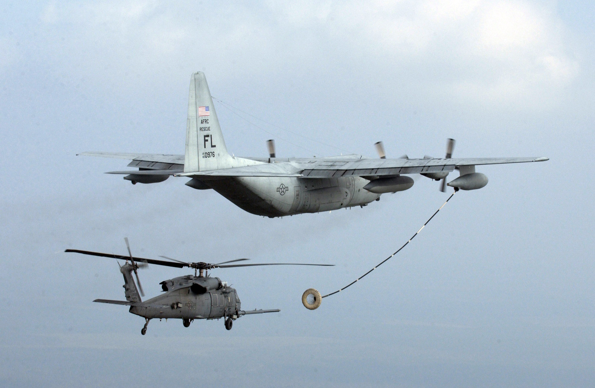 Helicopter_aerial_refueling.jpg