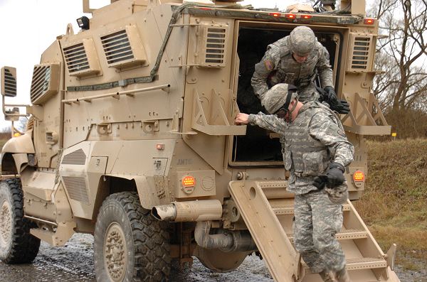 MaxxPro_international_Navistar_MRAP_Mine_Resistant_Ambush_Protected_armoured_vehicle_US-Army_United_States_014.jpg