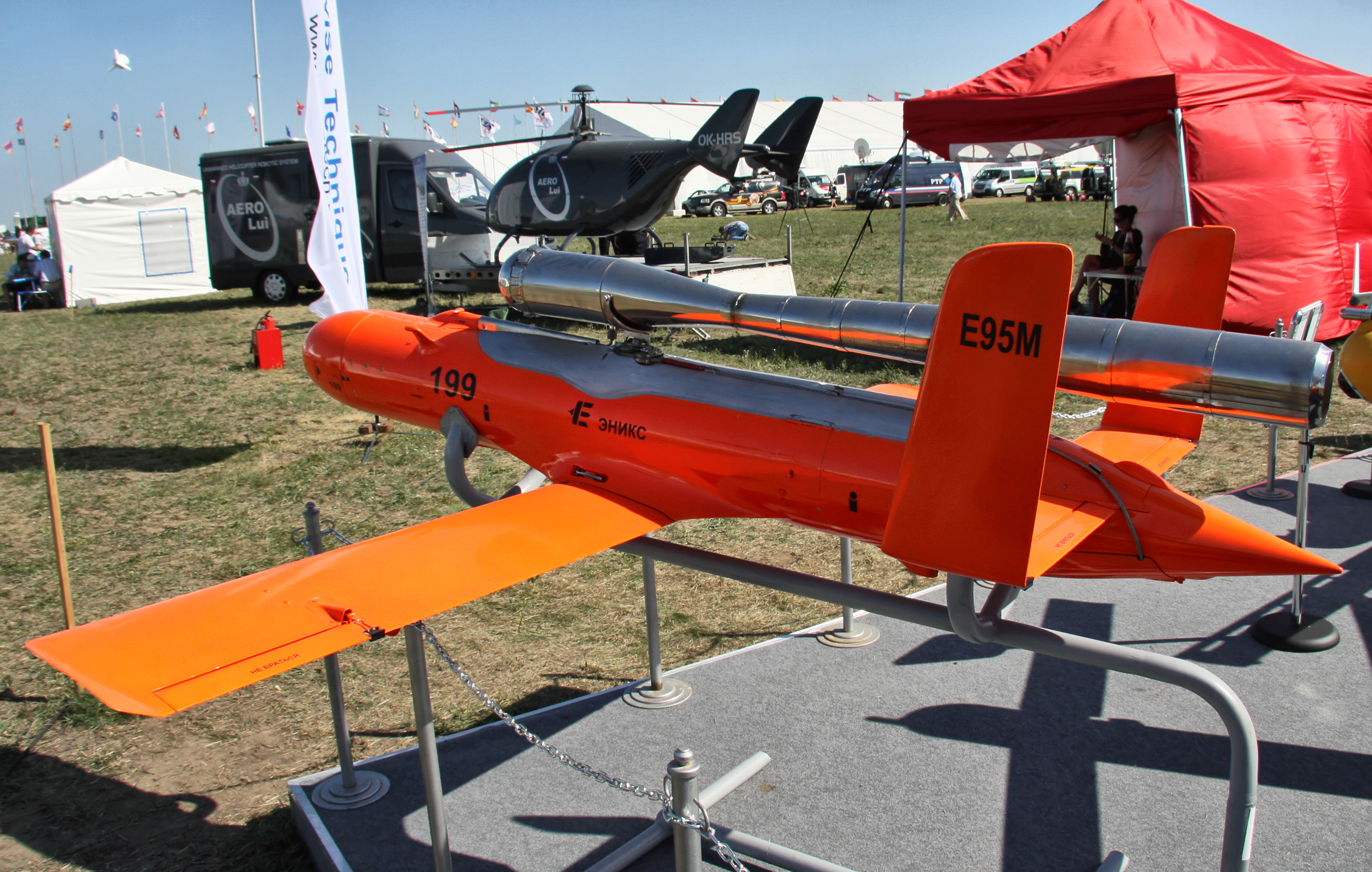 E95M_MAKS-2011_02.jpg