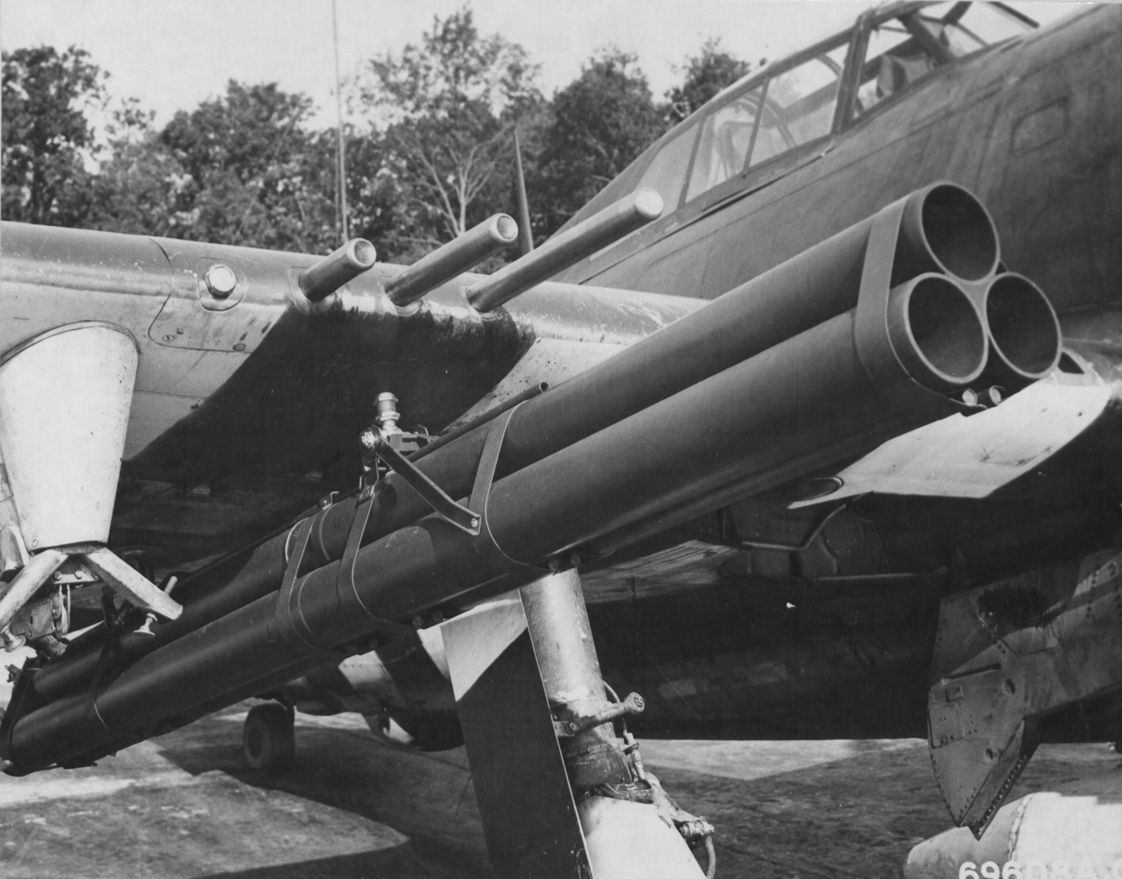 w-368-p47-rocket-tubes.jpg