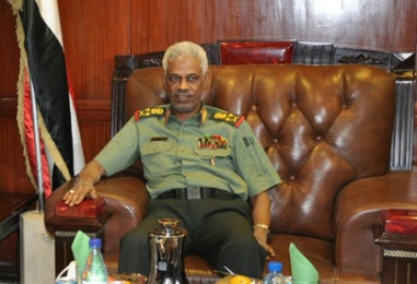 sudan_defence_minister_awad_ibn_ouf_receives_s_blue_nile_governor_suna-e48be.jpg