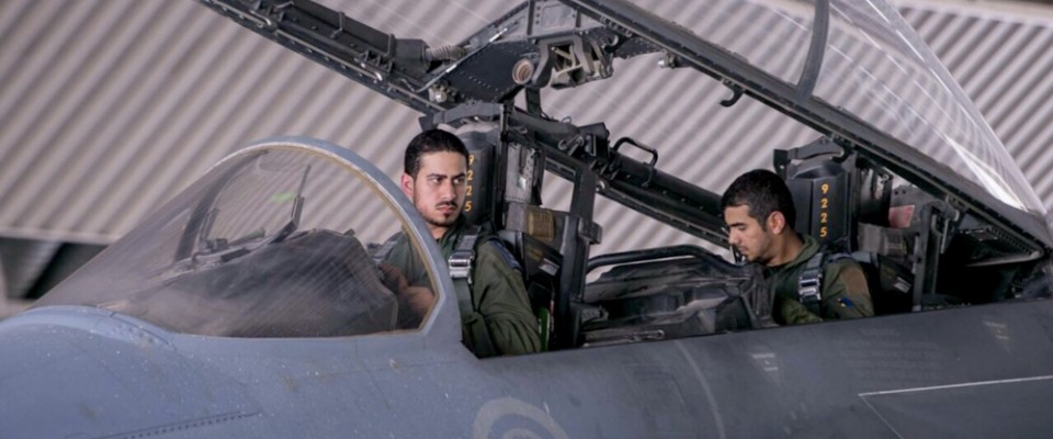 F-15S_Pilots-960x400.jpg