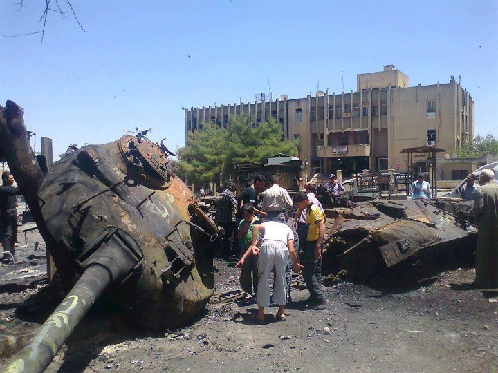 Syria%202012%200604%20dead%20tanks%20Ariha.jpg