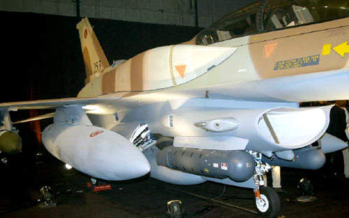 F16i_soufa_6.jpg