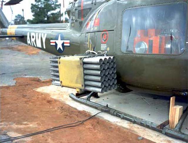 uh-1_ara_gunship_06.jpg