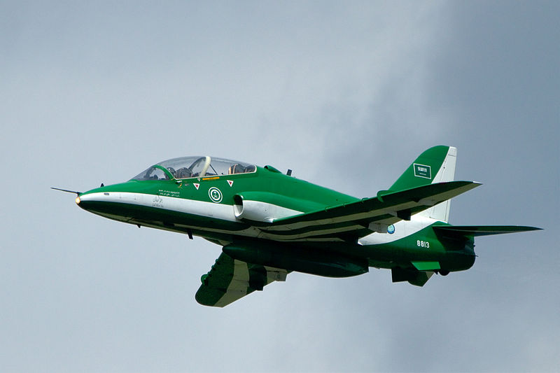 800px-Saudi_Hawks_at_airpower11_06.jpg