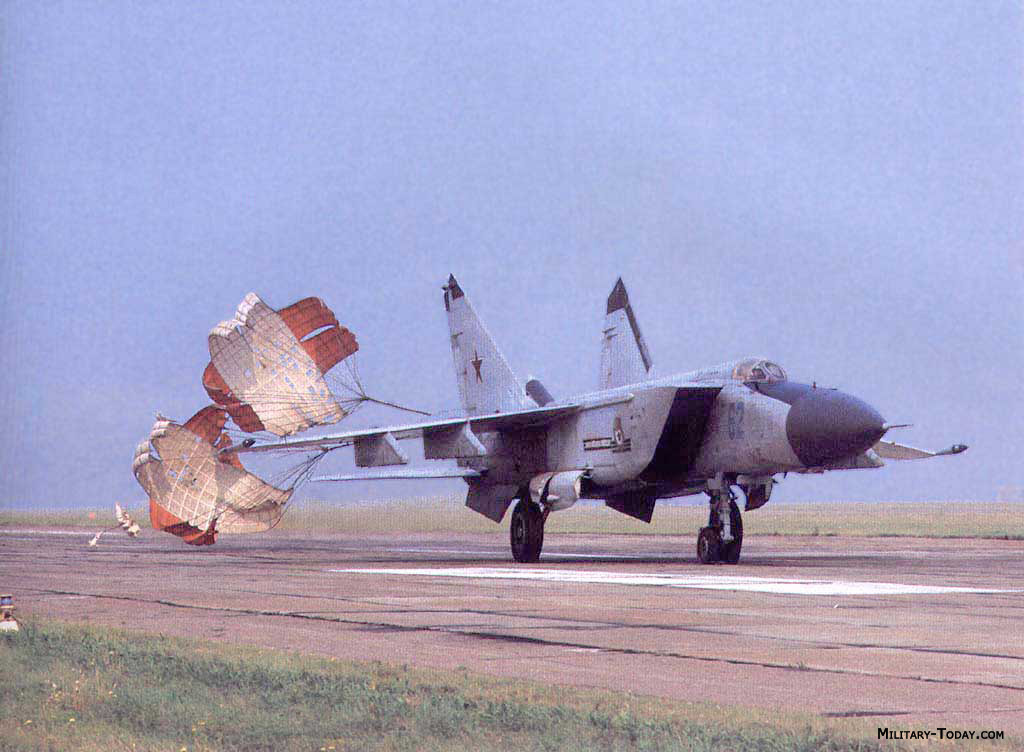 mig_25_foxbat_l1.jpg