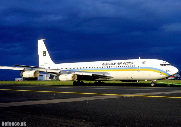 PAFBoeing707-351BDulbinIreland.jpg