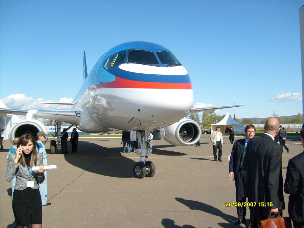 sukhoi_superjet100_rollout5.JPG