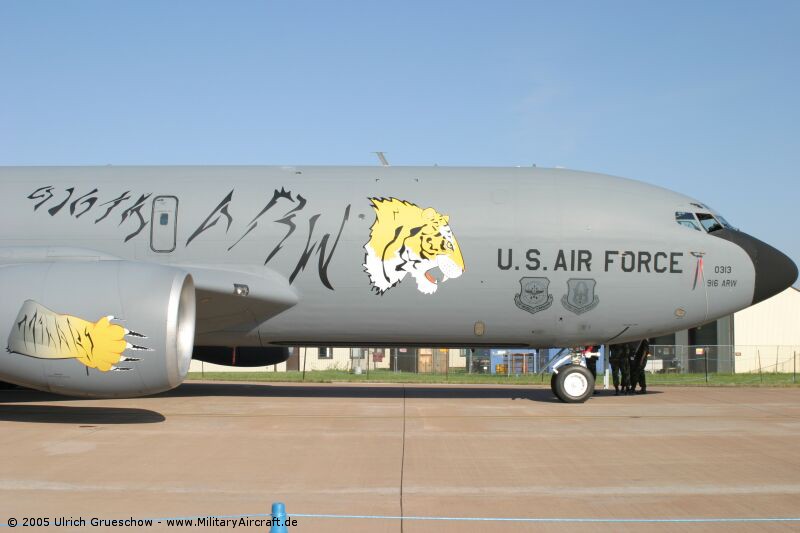 KC-135R_RIAT2005_003_800.jpg