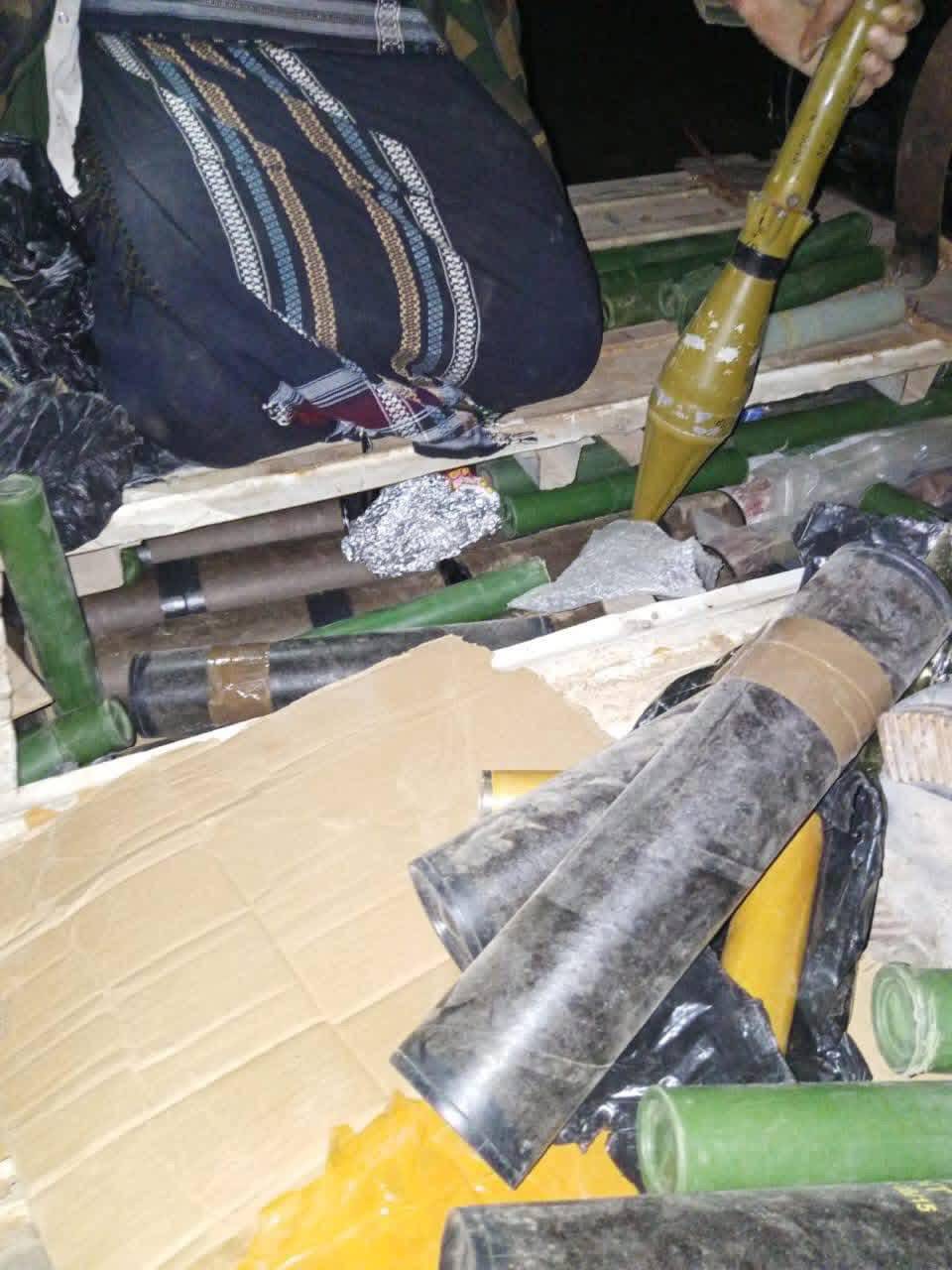 نماذج من الأسلحة المضبوطة في ساحل حضرموت (إعلام حكومي)