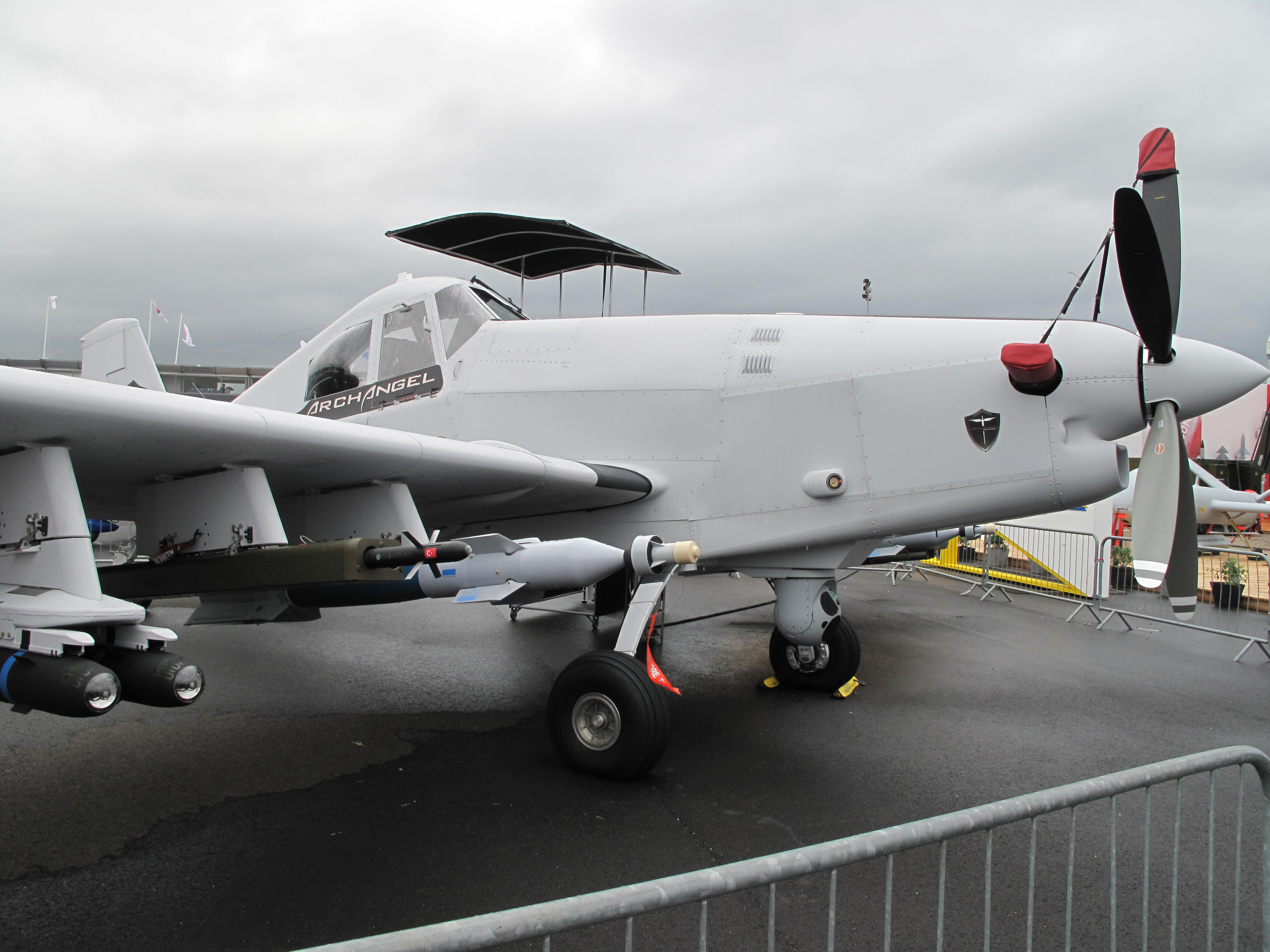 IOMAX_Archangel_at_Paris_Air_Show_2013_2.jpg