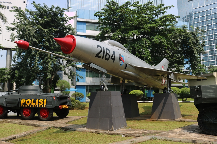 img_9336-tni-au-mig-21f13-jakarta.jpg