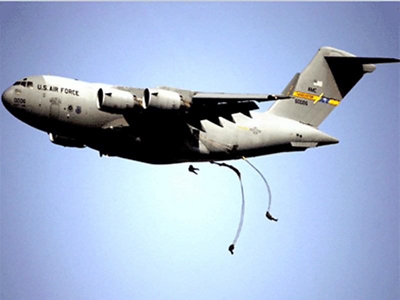 c-17_paratroops.jpg