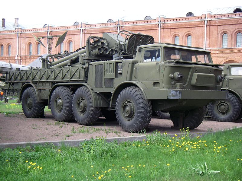 800px-9T452_Uragan.jpg