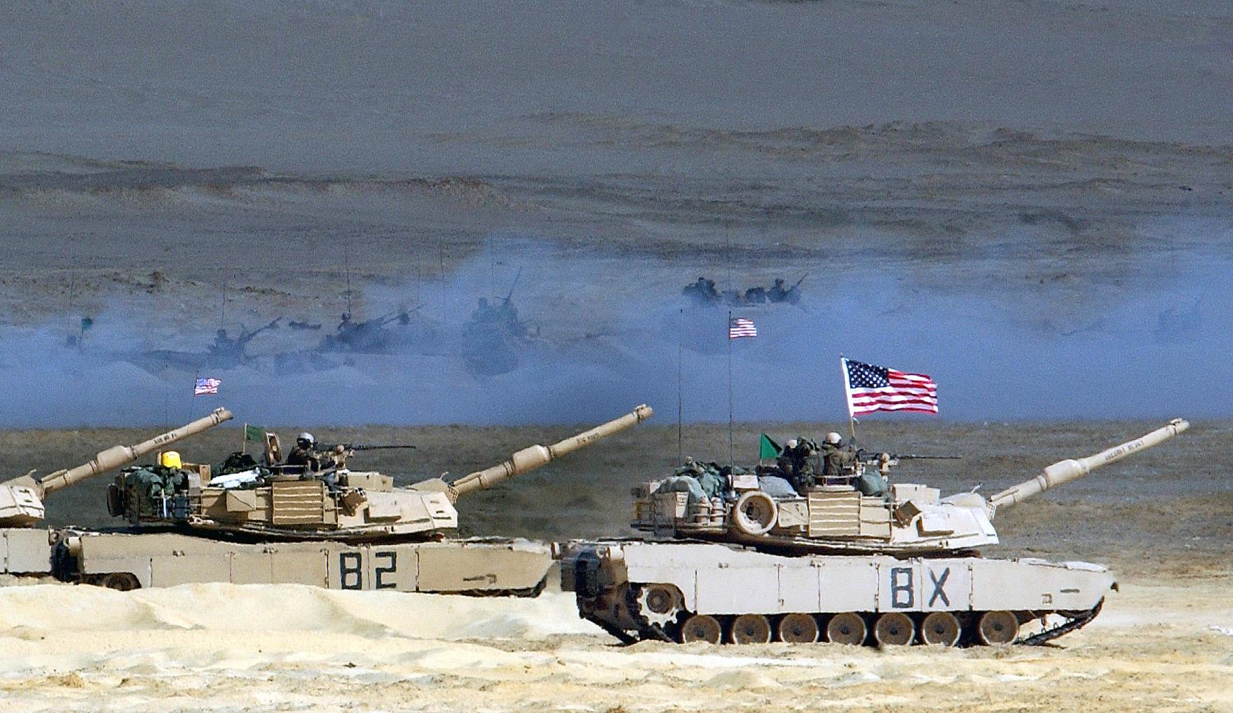 M1A1s%20from%201st%20Tank%20BN%2C%20during%20Exercise%20Bright%20Star%2001.JPG
