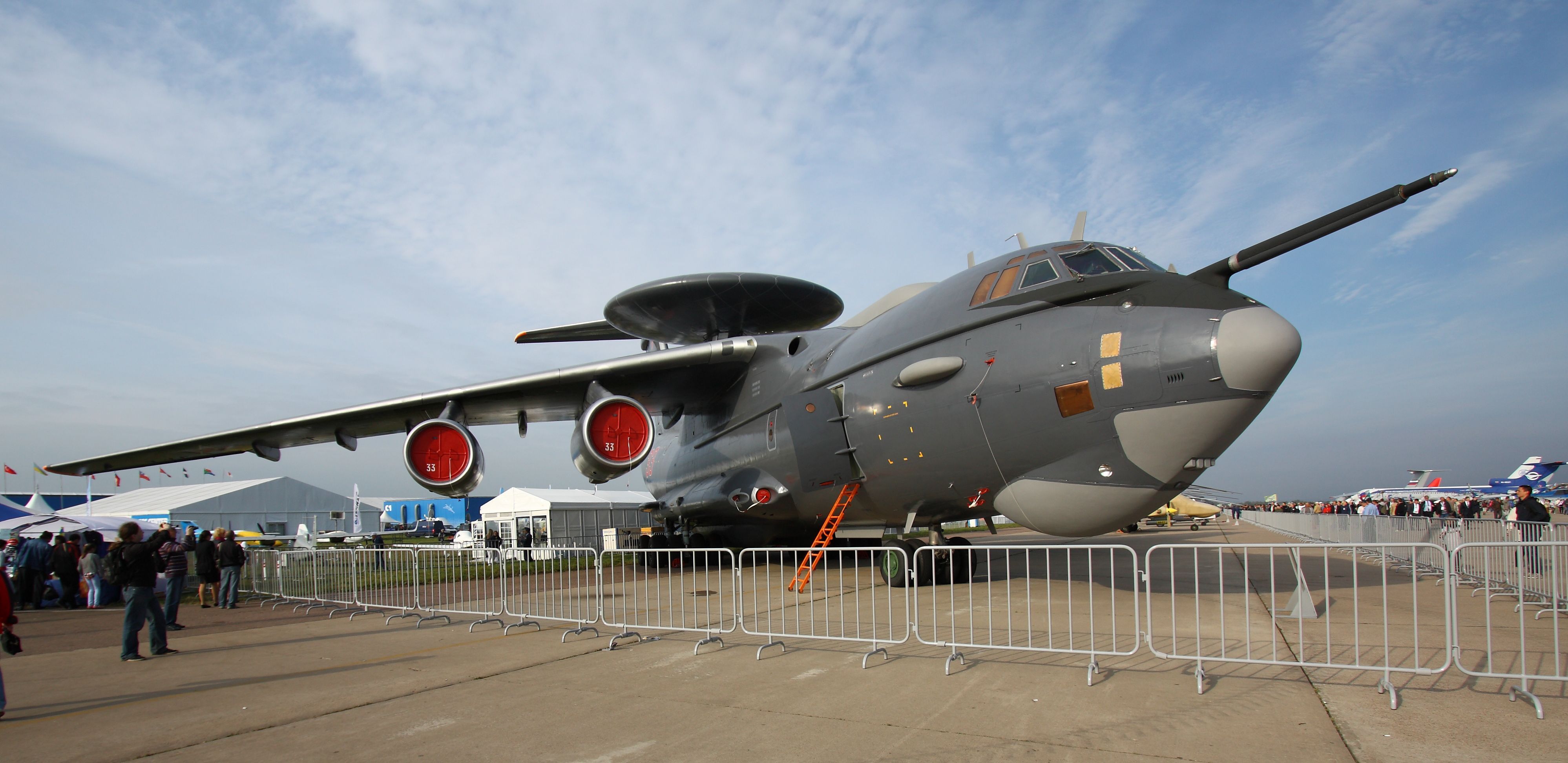 Beriev_A-50_at_the_MAKS-2013_(01).jpg