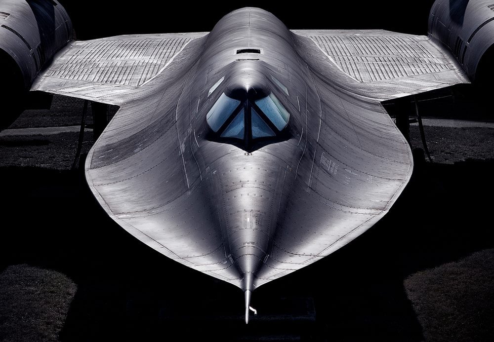 https://rhubarbes.tumblr.com/post/129596145756/lockheed-sr-71-blackbird-via-aero-pictures-more