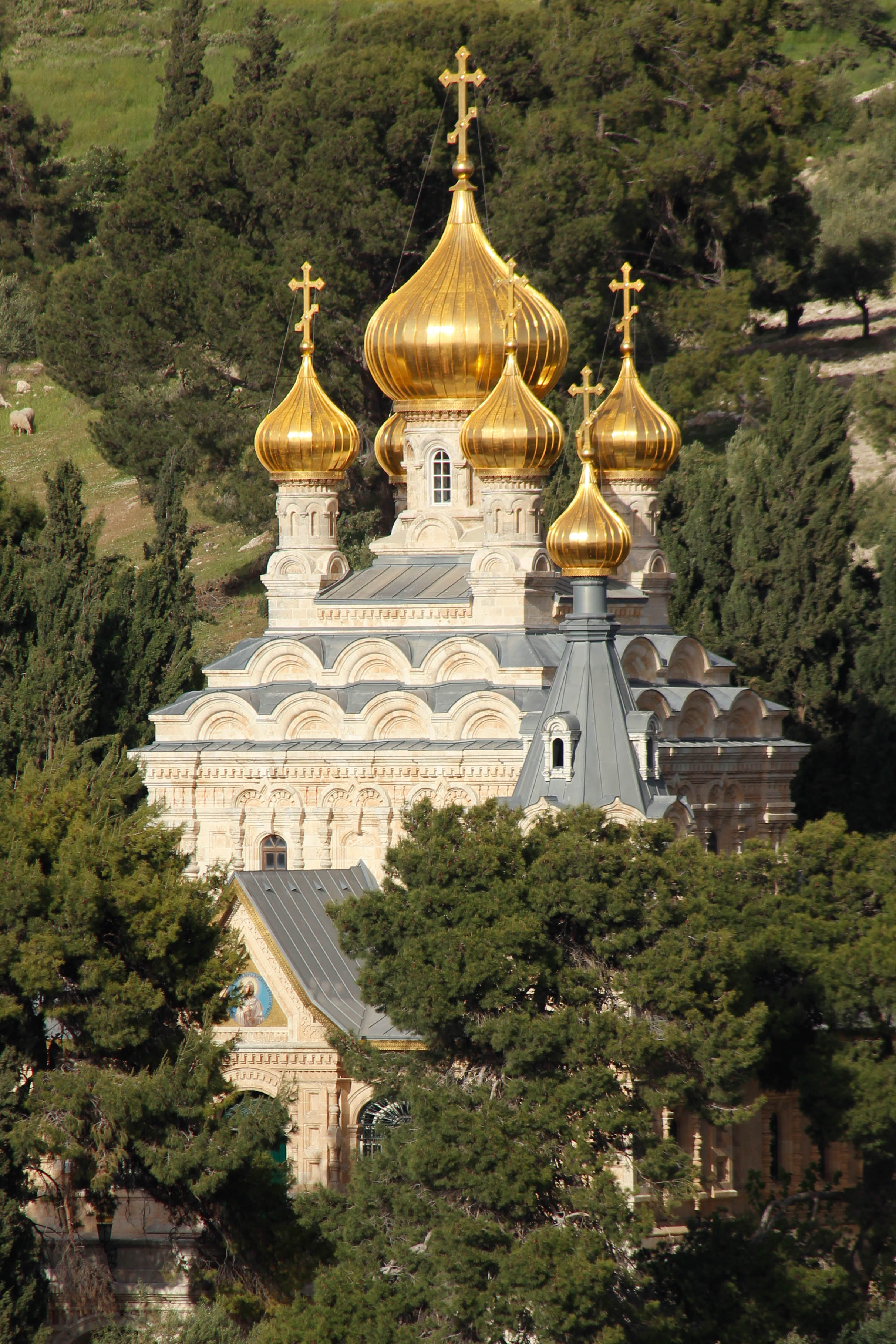 Church_of_Mary_Magdalene_in_Jerusalem.JPG