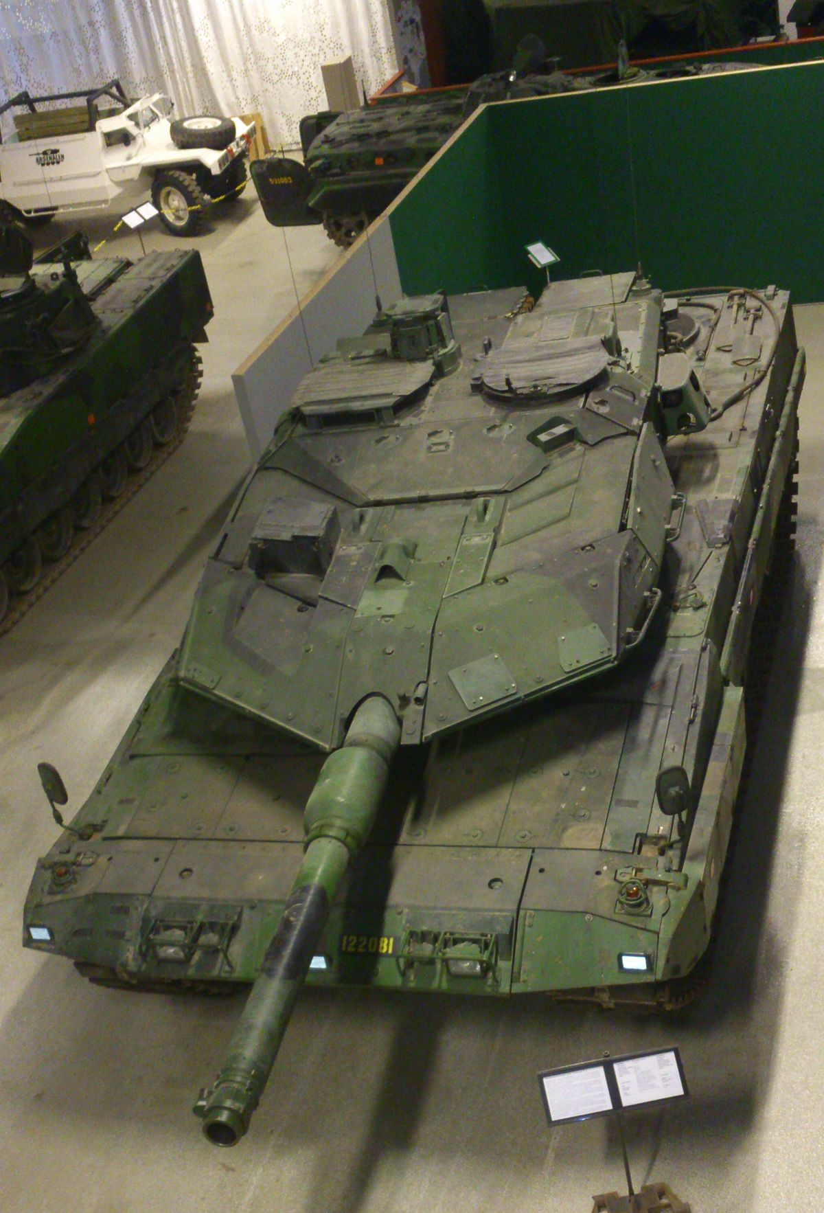 1200px-Stridsvagn_122_03_Expansion.jpg