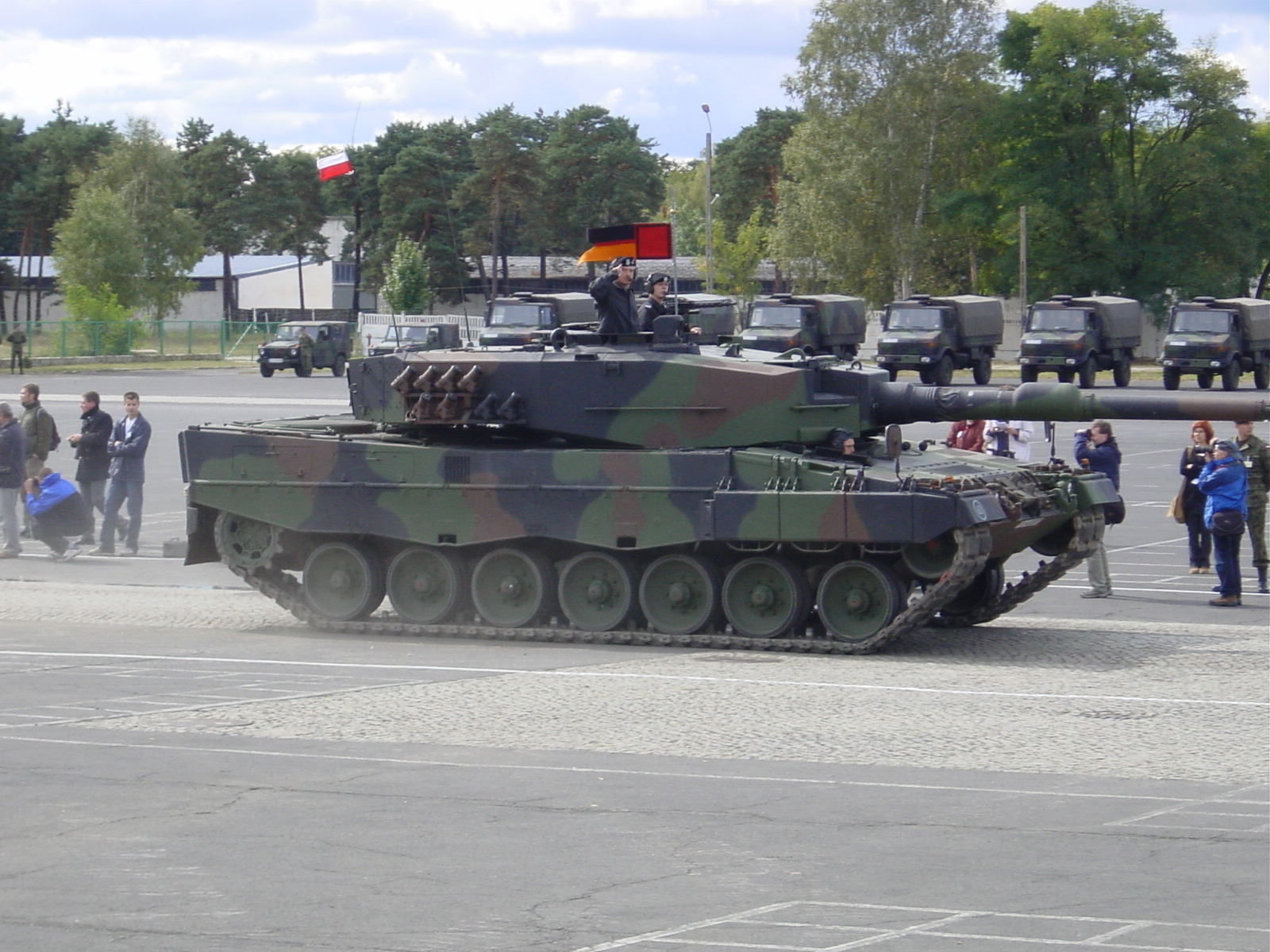 Polish_Leopard2A4.jpg