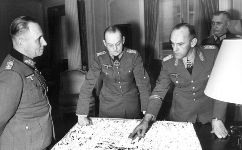 Bundesarchiv_Bild_101I-718-0149-12A,_Paris,_Rommel,_von_Rundstedt,_Gause_und_Zimmermann.jpg