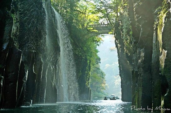 takachiho-gorge.jpg