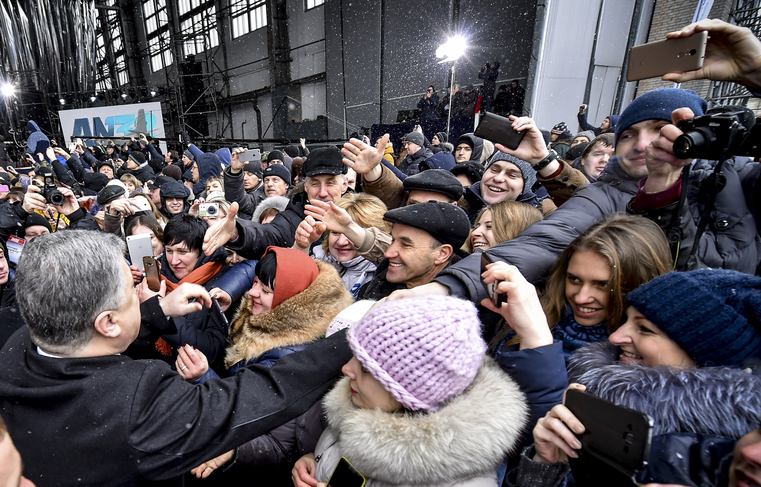 Antonov_An-132D_roll_out_ceremony_%2819%29.jpg