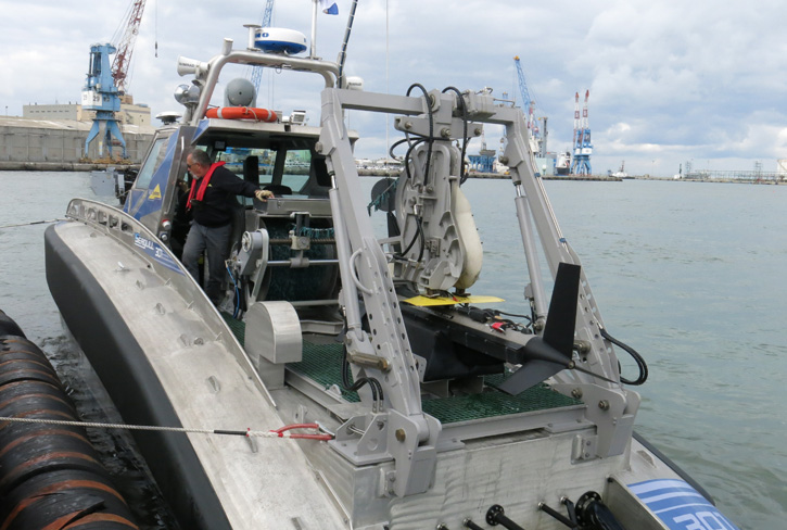 towed_sonar_on_seagull725.jpg