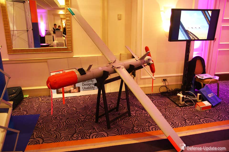 Blade-arrow.jpg