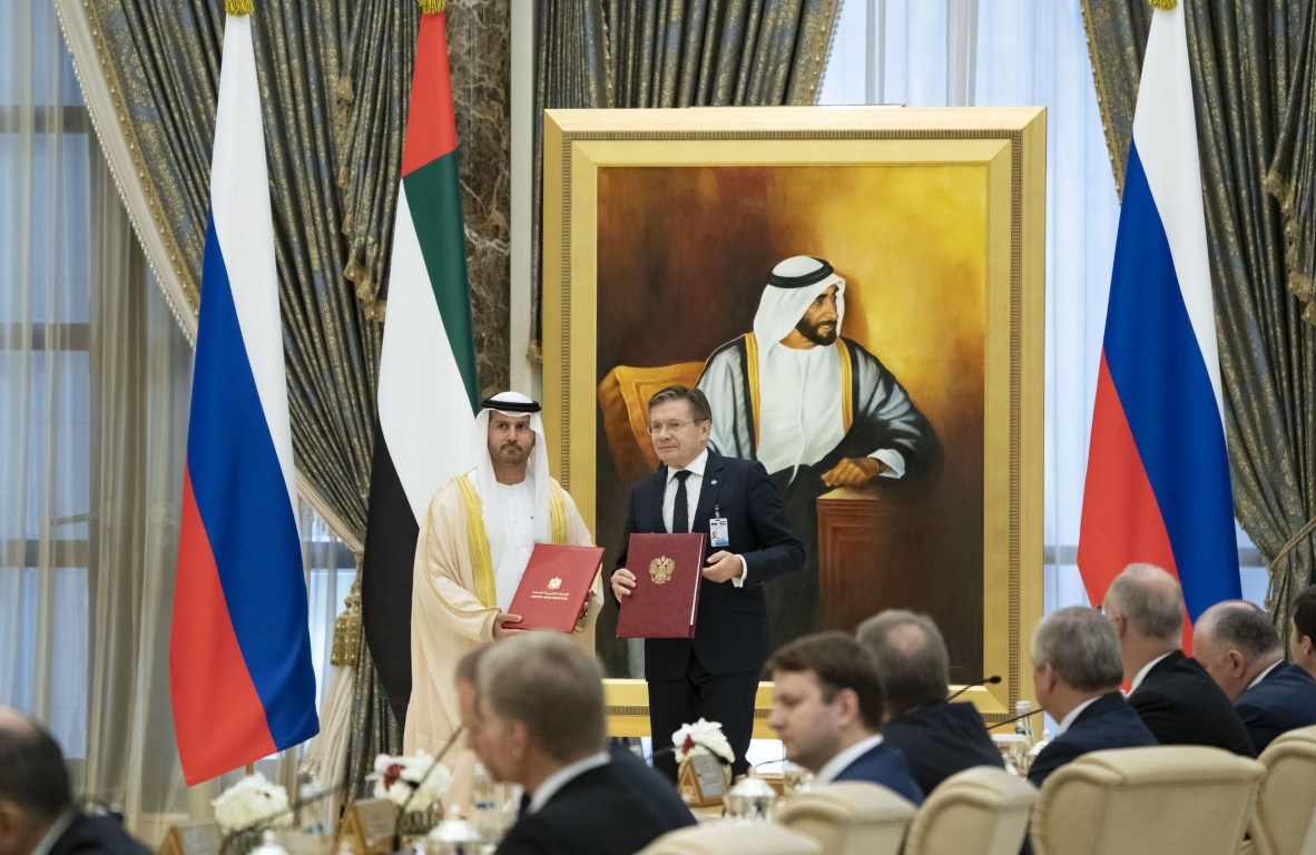 محمد بن زايد و الرئيس الروسي يشهدان تبادل إتفاقيات ومذكرات تفاهم بين البلدين