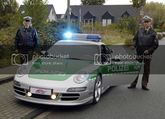 polizeiporsche2.jpg