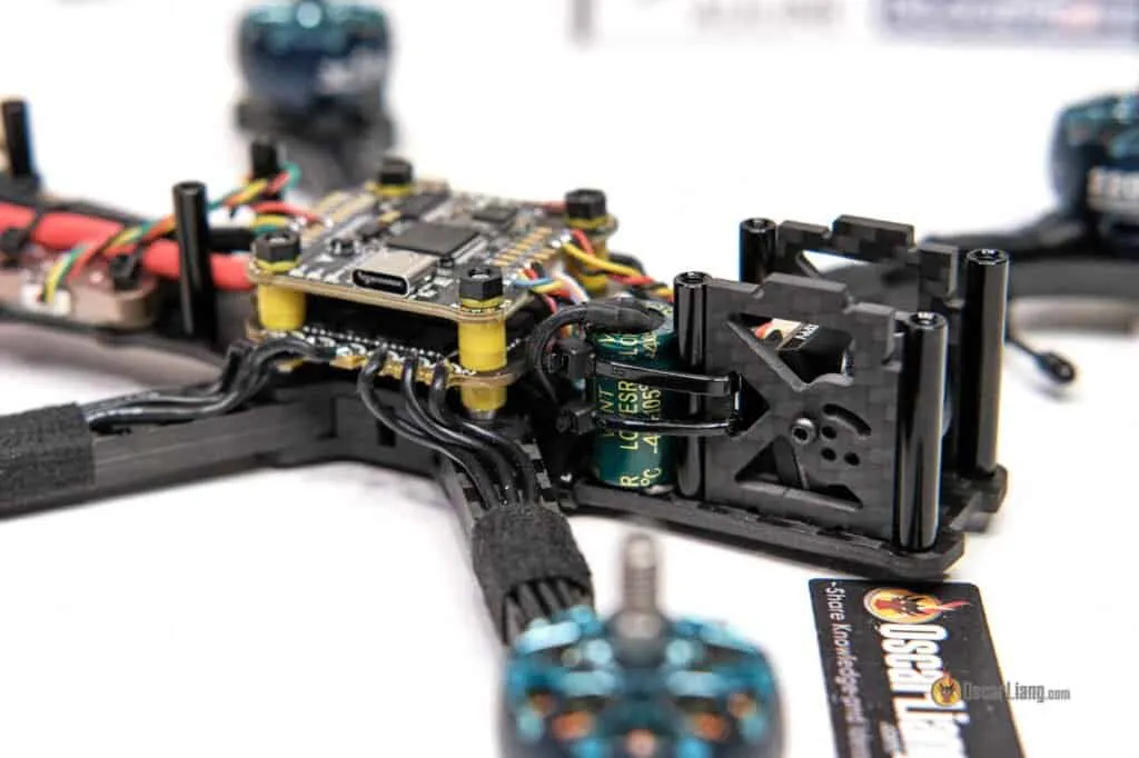 how-to-build-fpv-drone-2023-capacitor-install-1024x682.jpg.webp