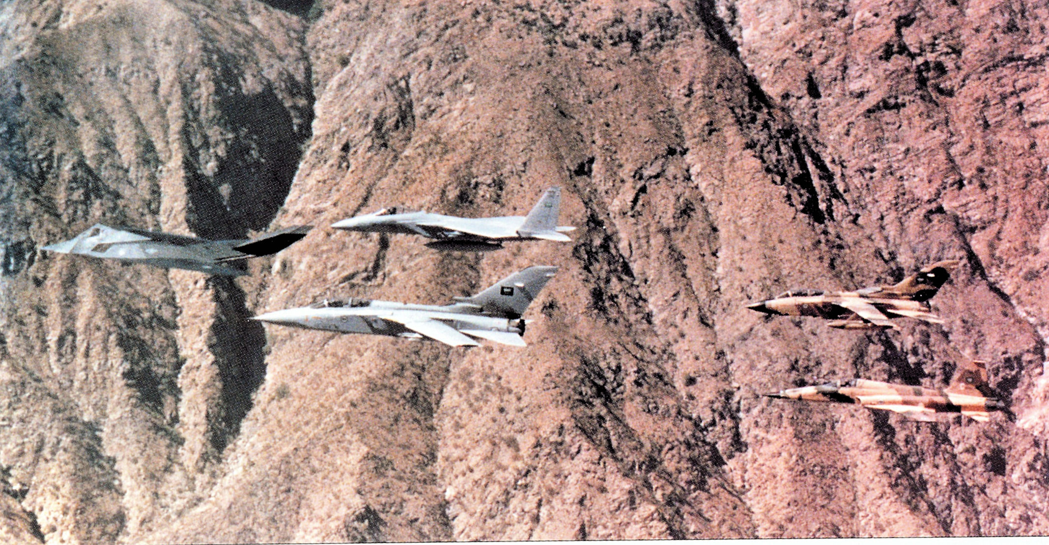 F-117_in_formation_-_Operation_Desert_Storm.jpg