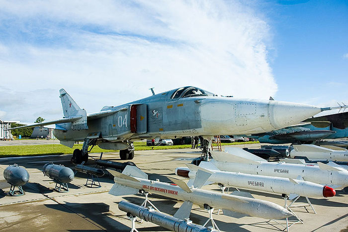 Sukhoi-Su-24.jpg