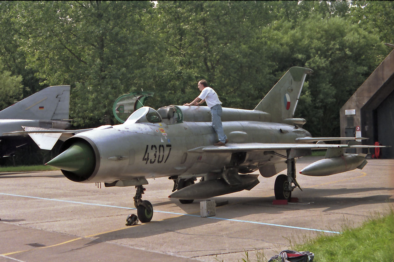 Mig-21-1.jpg