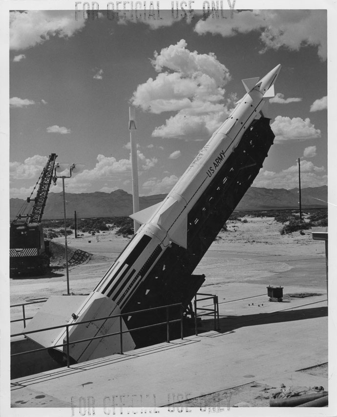 nike-zeus-missile-on-launcher-1.jpg