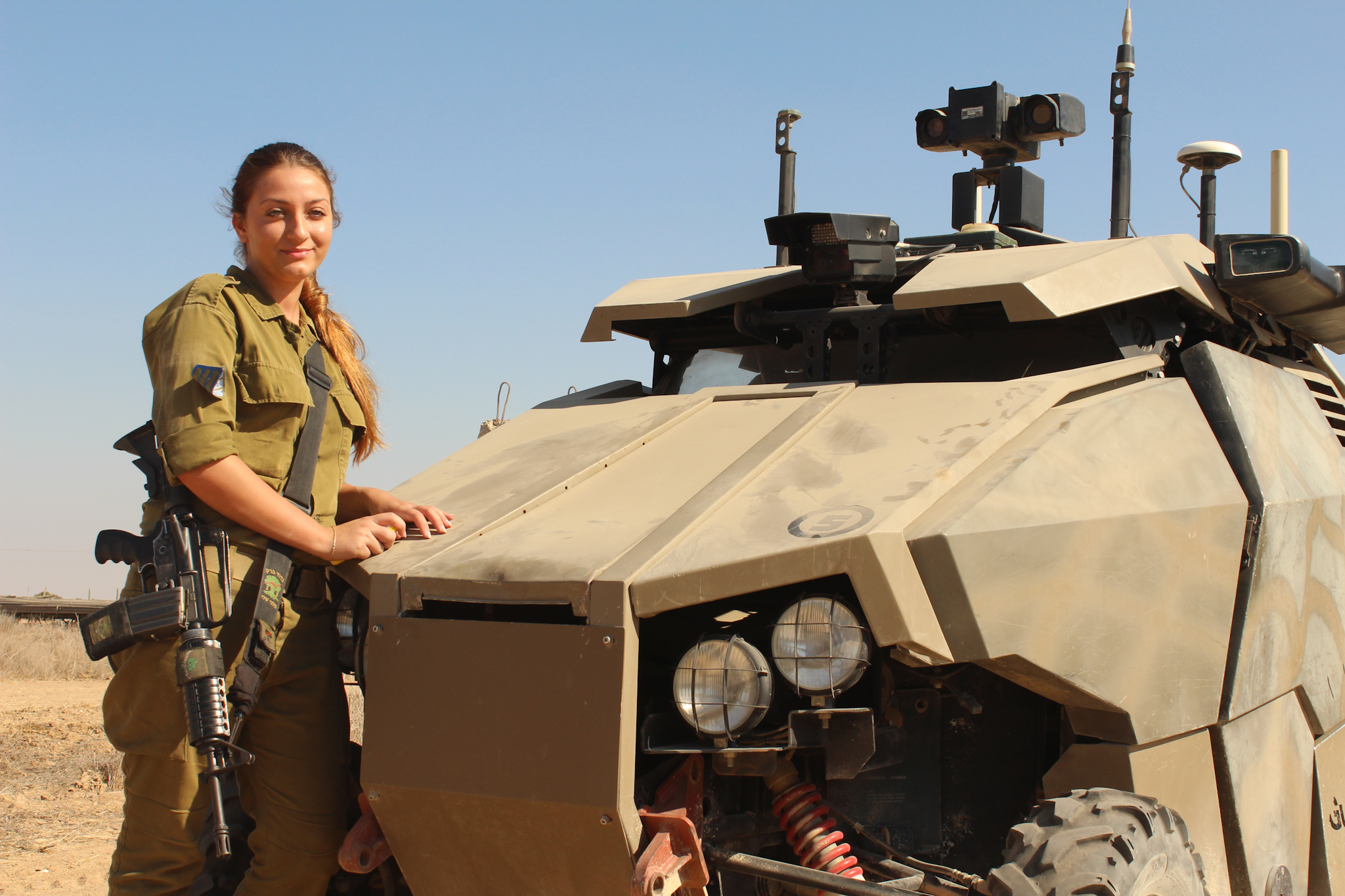 Flickr_-_Israel_Defense_Forces_-_Israeli_Made_Guardium_UGV_%283%29.jpg