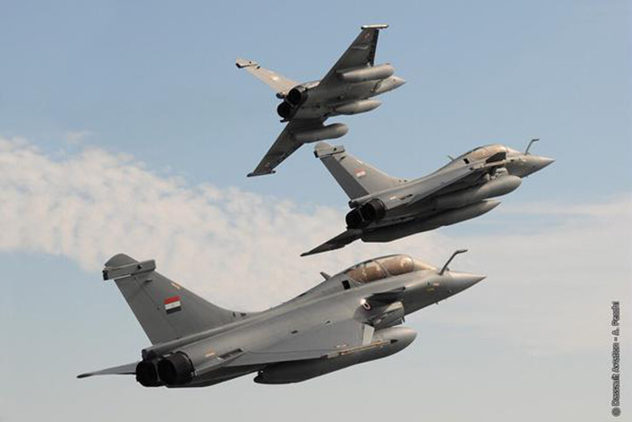 Egyptian-Rafale-breaking-706x471.jpg