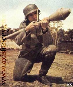 070207_124183_soldier-panzerfaust.jpg