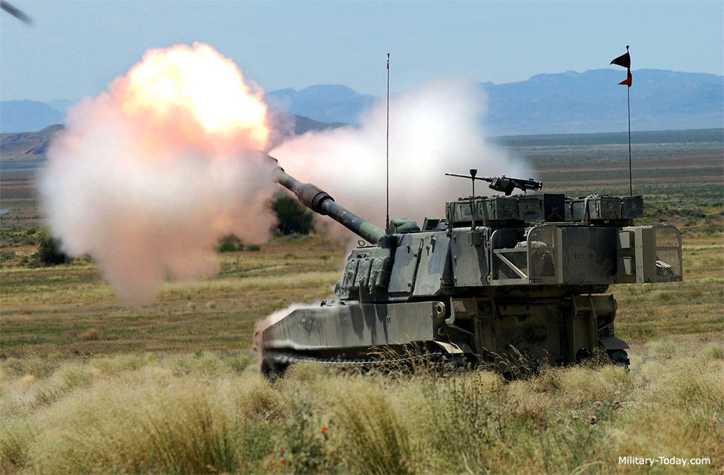 m109a6_paladin_l4.jpg