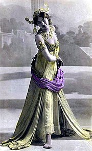 180px-Mata_Hari_2.jpg